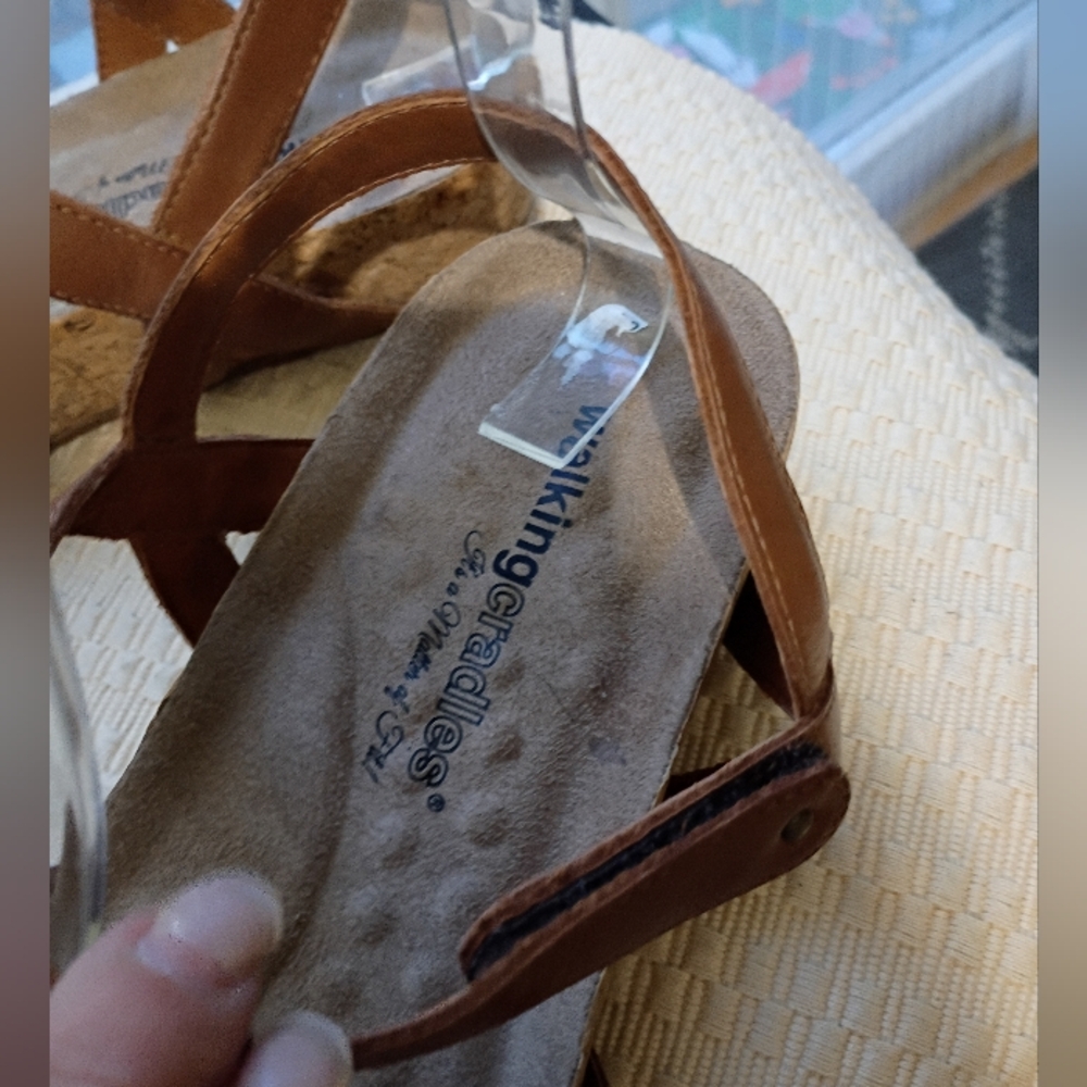 NWT.Walking Cradles Tan Sandals for Women.Made In Brazil - Picture 5 of 8